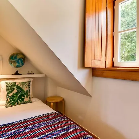 Stylish & Cosy 2bed Duplex In Alcantara アパート リスボン