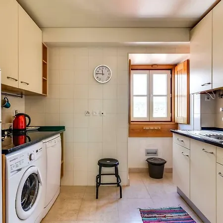 Stylish & Cosy 2bed Duplex In Alcantara Lisbon