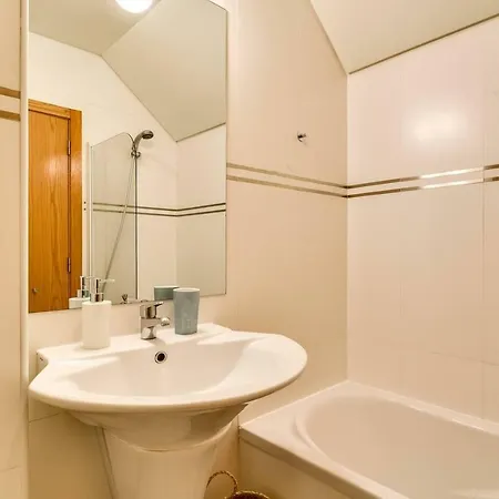 Apartment Stylish & Cosy 2bed Duplex In Alcantara