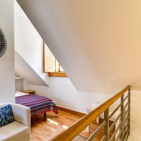 Stylish & Cosy 2bed Duplex In Alcantara Apartment Lisbon